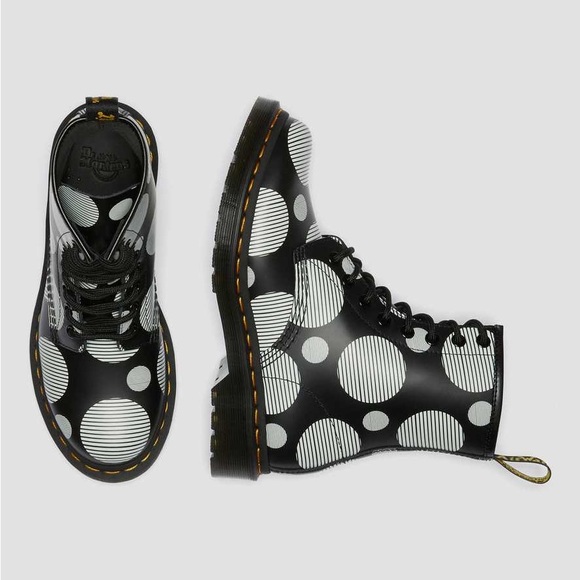 New Dr Martens 7 Black Polka Dot Print 1460 Boot Lace Up Combat Lug Sole Doc - Picture 12 of 12